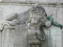 Lion et serpent